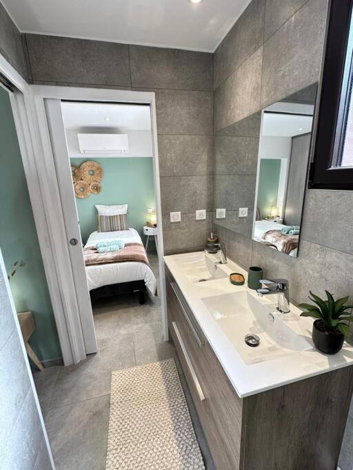 Magnifique T3 Bord De Garage Prive Classe 3 Etoiles Apartment *
